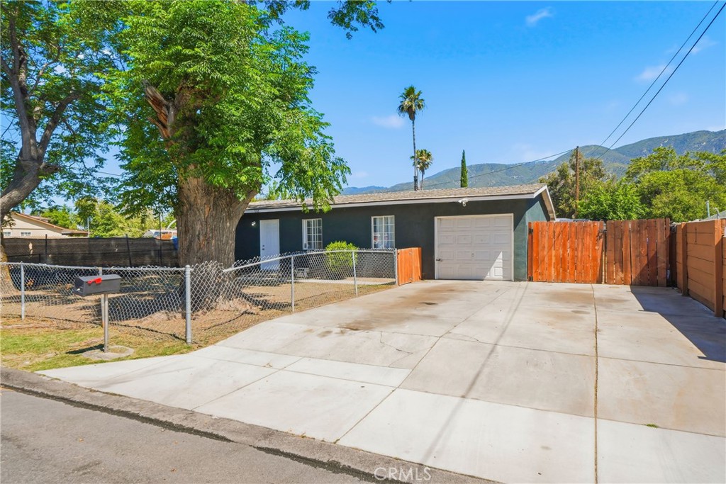 868 W 48th