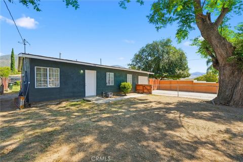 Photo of 868 W 48th ST, San Bernardino, CA 92407 (MLS # IV26103735)