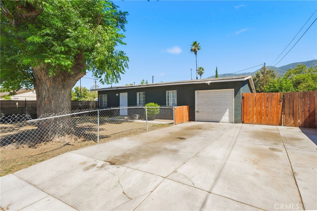 868 W 48th