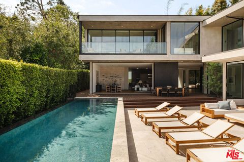 1383 Londonderry Place Los Angeles CA 90069