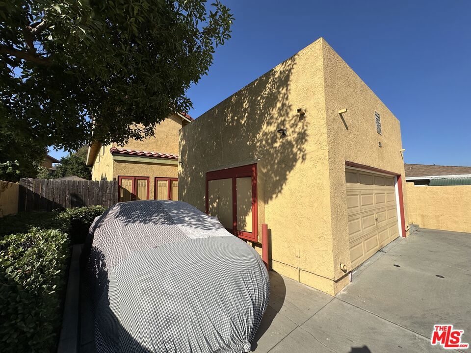 211 W Mountain View Avenue