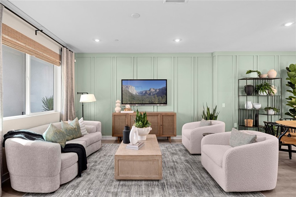 1818 E. 1st Street 500