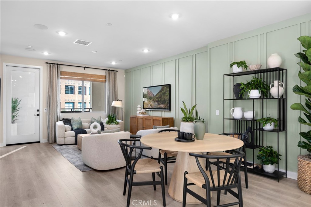 1818 E. 1st Street 500