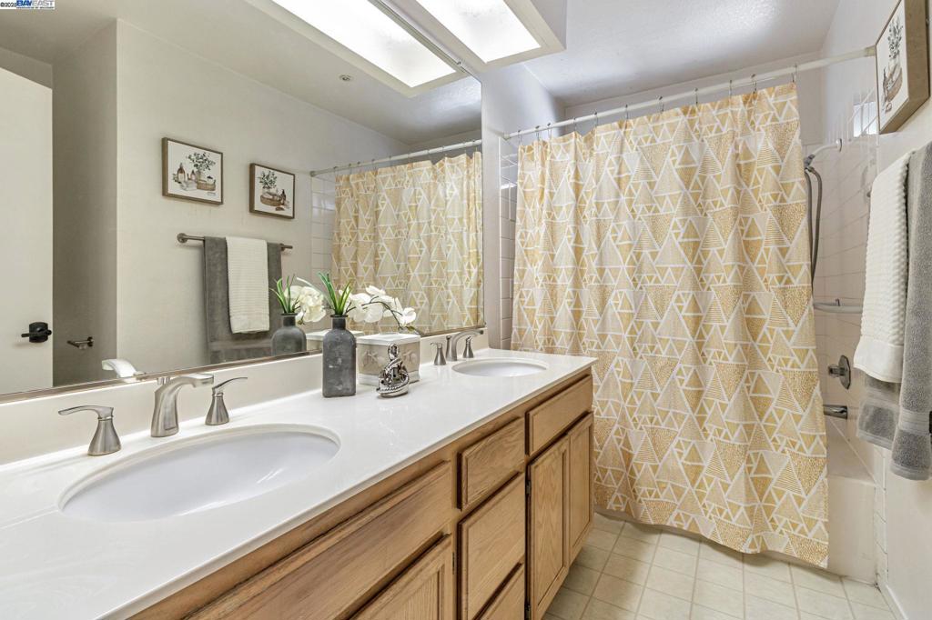 PORTOLA GLEN - Residential
