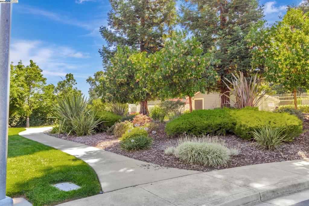 PORTOLA GLEN - Residential