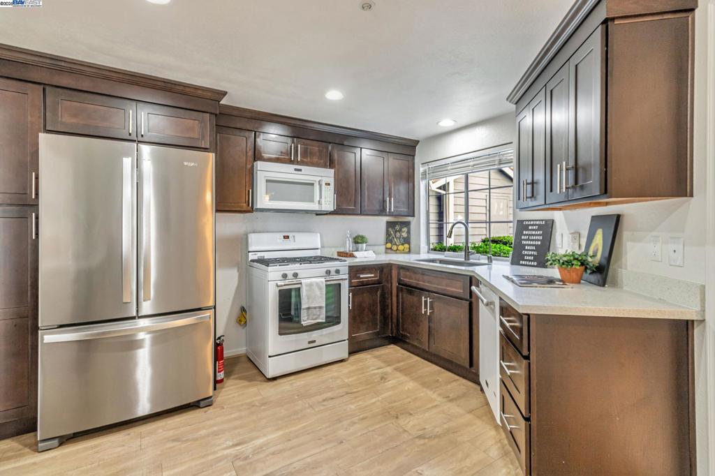 PORTOLA GLEN - Residential