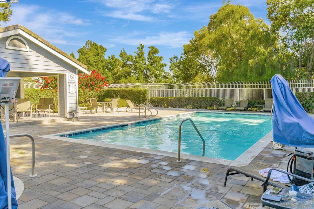 PORTOLA GLEN - Residential