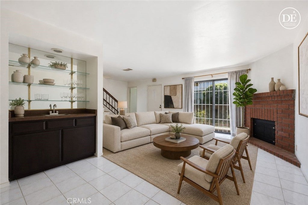 506 Pomelo Avenue