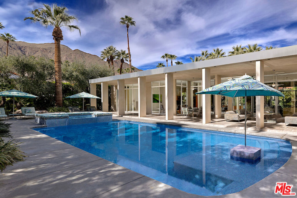 500 W Crescent Drive