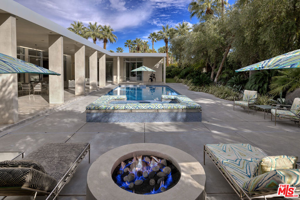 500 W Crescent Drive