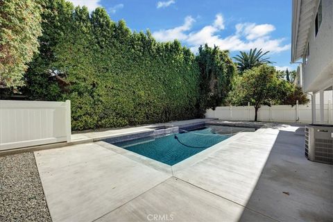 Photo of 5346 Tyrone Avenue, Sherman Oaks, CA 91401 (MLS # SR26104930)