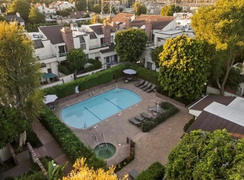 Photo of 18737 Hatteras ST #51, Tarzana, CA 91356 (MLS # SR26233002)