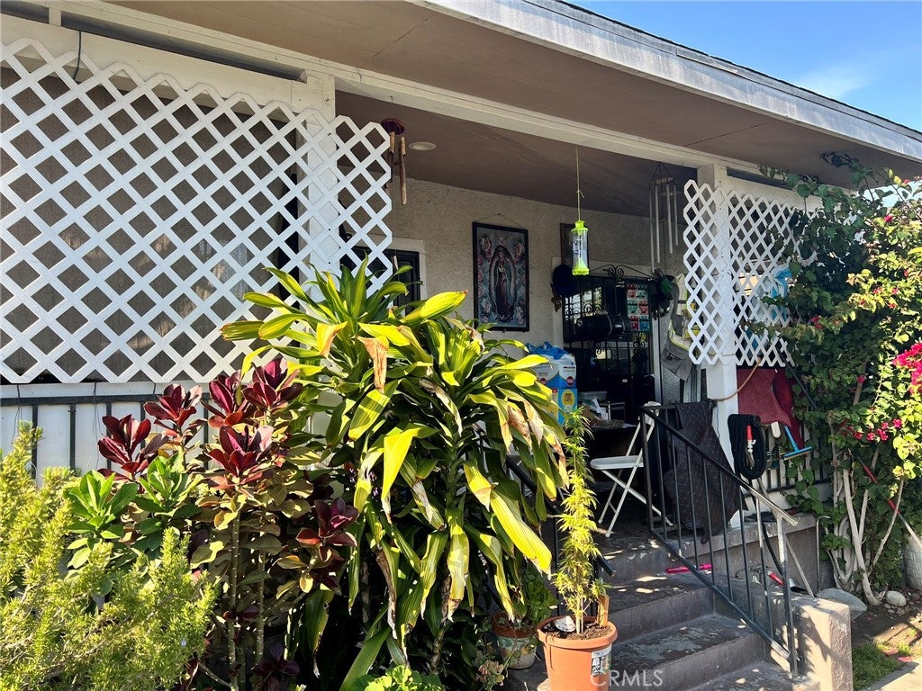 347 E 61st Street, Los Angeles CA 90003