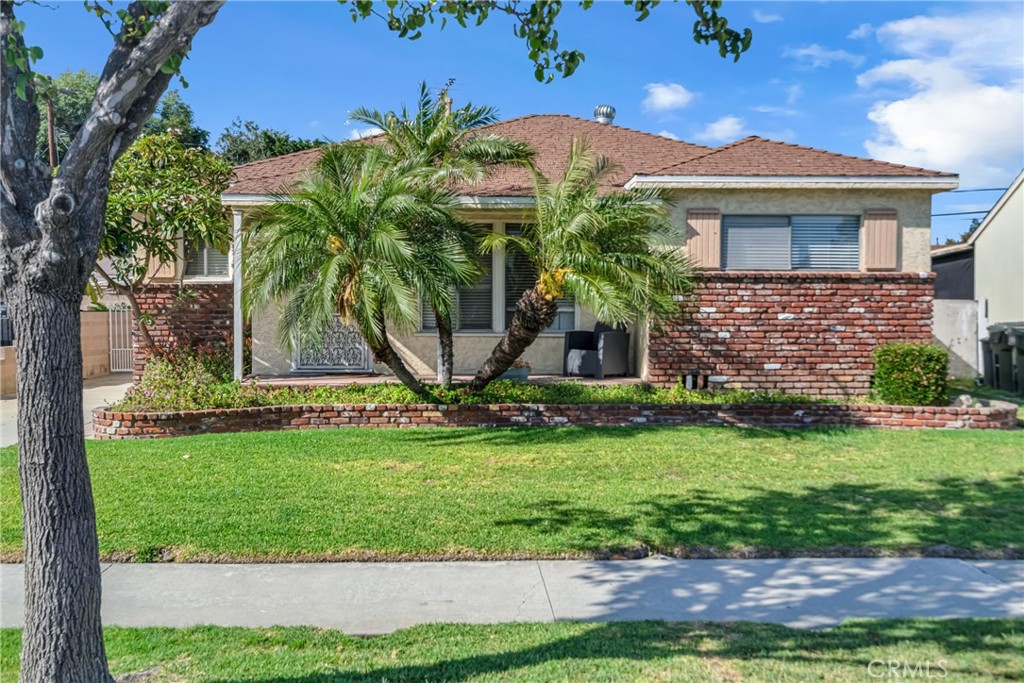 Charming Pico Rivera Home with Great Potential!
Welcome to this clean and charming 3 bedroom, 2 bath home in the heart of Pico Rivera, CA. One of the bathrooms has been recently remodeled, offering a fresh, modern touch. The spacious family room features classic terrazzo floors, while the kitchen boasts unique terrazzo countertops that add character and style. The living room and bedrooms showcase beautiful, original hardwood floors that bring warmth throughout the home. Step into the generous backyard, a perfect space waiting for your personal touch and some love. Conveniently located near schools, shopping centers, and transportation, this home offers comfort, character, and great potential. Lets Make Your Dream A Reality!!