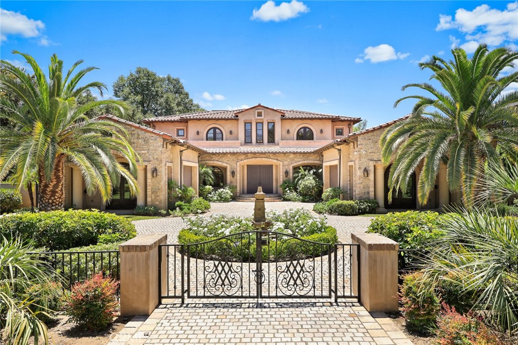 330 W Le Roy Avenue