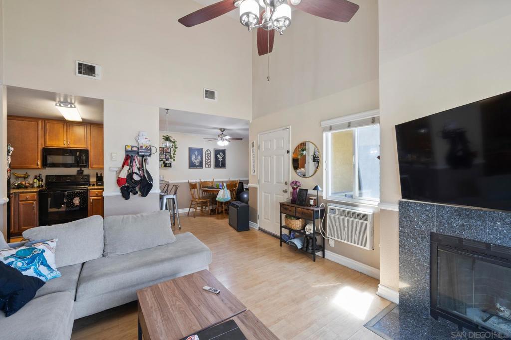 225 W El Norte Parkway 249