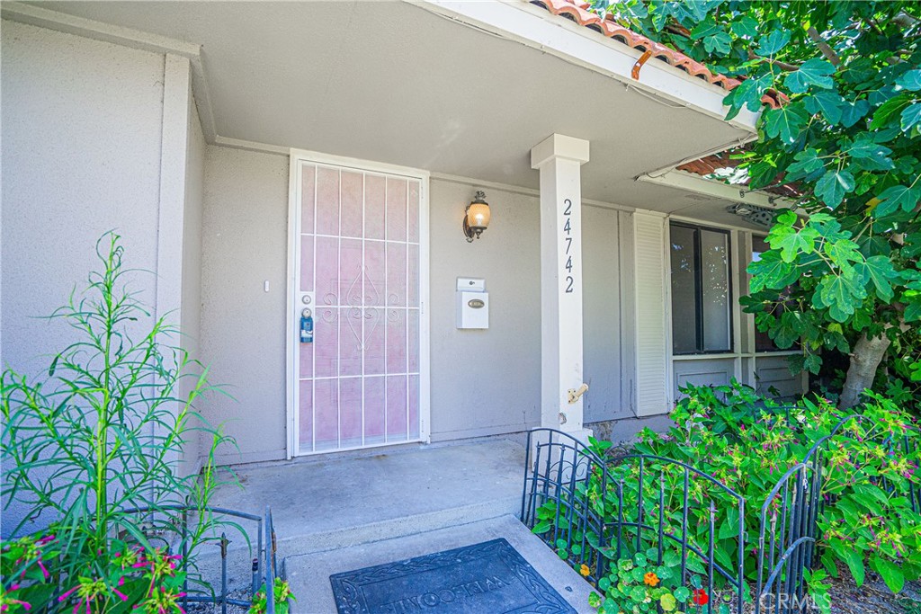 24742 Via San Rafael