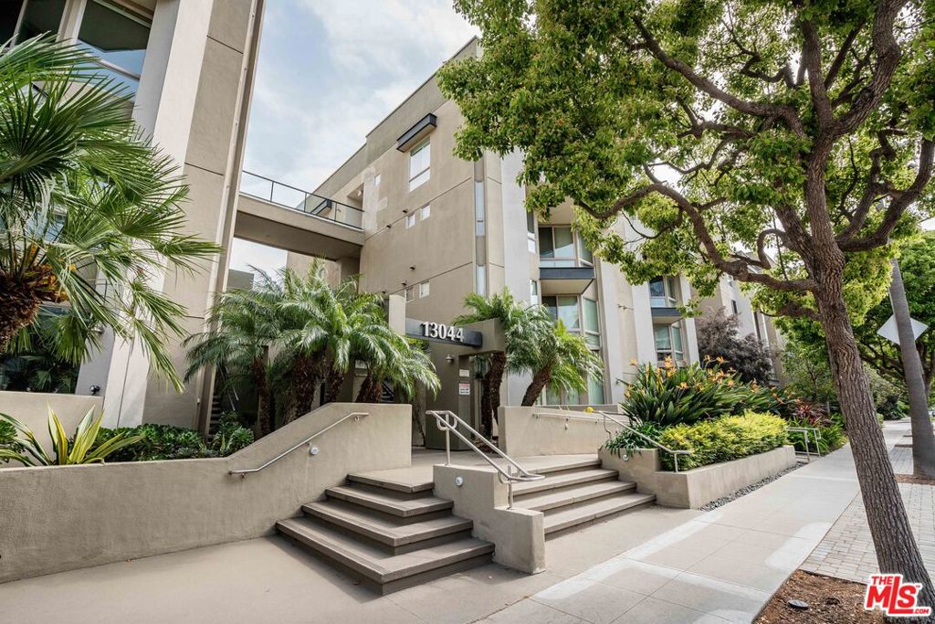 13044 Pacific Promenade 220