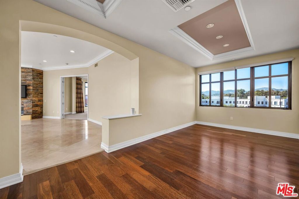 Photo of 11847 Gorham Avenue #410, Los Angeles, CA 90049 (MLS # 25574461)