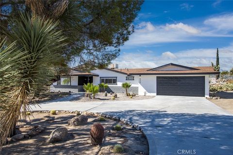 Photo of 6328 Palo Alto Avenue, Yucca Valley, CA 92284 (MLS # JT25256901)