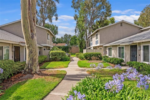 Photo of 2532 S Laurelwood #119, Santa Ana, CA 92704 (MLS # OC26117851)