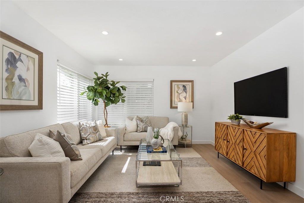 2532 S Laurelwood 119