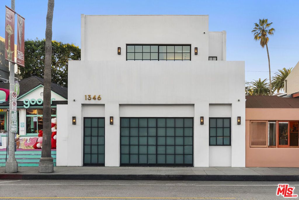 Photo of 1346 Abbot Kinney Boulevard, Venice, CA 90291 (MLS # 25629723)