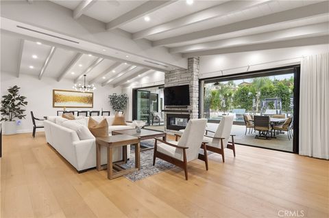 Photo of 22300 Philiprimm St, Woodland Hills, CA 91367 (MLS # SR26050999)