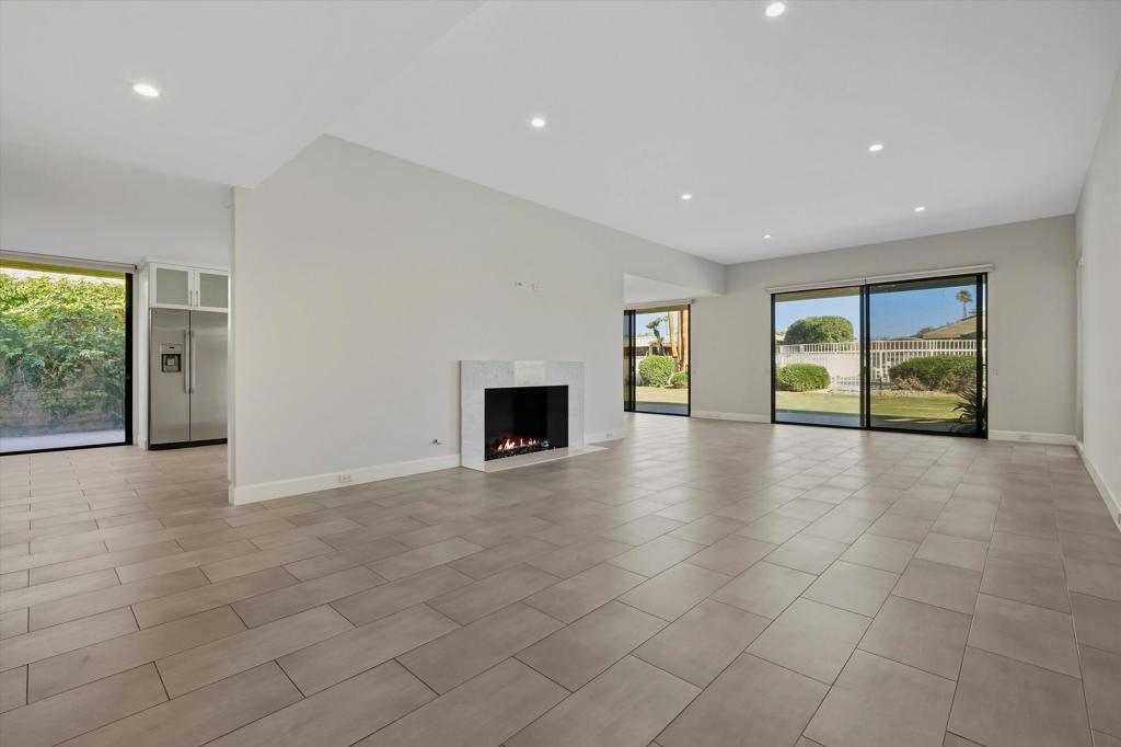 The Springs C.C. - Residential Lease