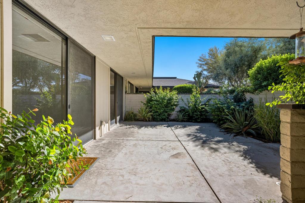 The Springs C.C. - Residential Lease