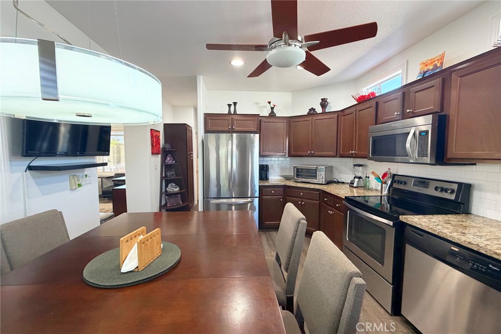 Desert Shadows RV Resort (33619) - Manufactured In Park