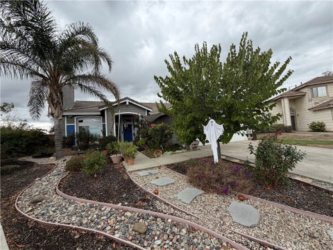 Photo of 26007 Barrington Court, Menifee, CA 92586 (MLS # SW26234734)