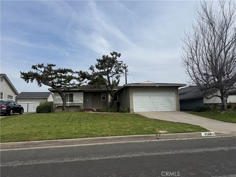 Photo of 4126 N Walnuthaven Dr, Covina, CA 91722 (MLS # CV26082453)