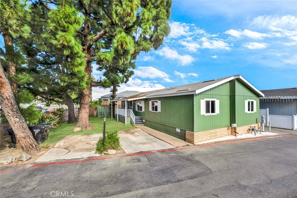 16600 Downey Avenue 60