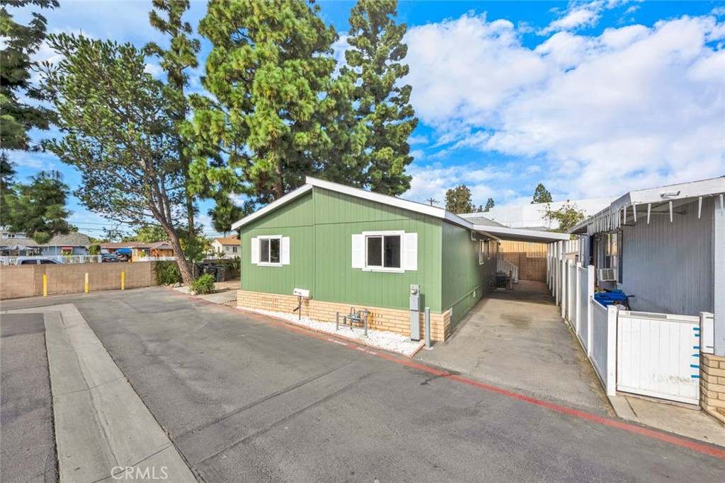 16600 Downey Avenue 60