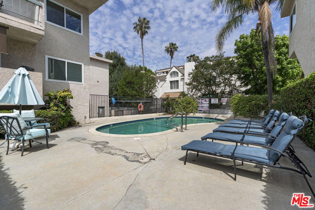 5055 Coldwater Canyon Avenue 219