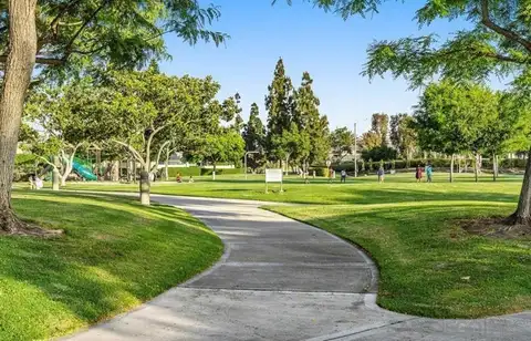 387 Deerfield Ave Unit 77, Irvine, CA 92606 - MLS#: 260012254SD