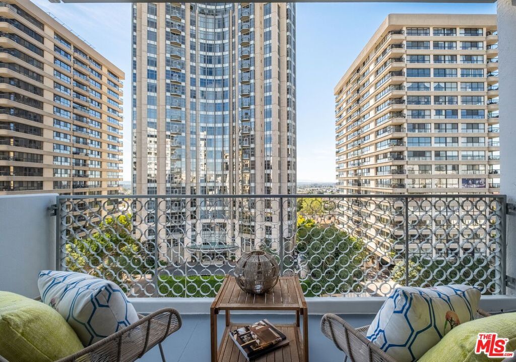 Photo of 10787 Wilshire Boulevard #802, Los Angeles, CA 90024 (MLS # 26655687)