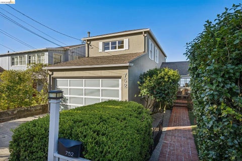 Photo of 752 Grizzly Peak Blvd, Berkeley, CA 94708 (MLS # 41149819)