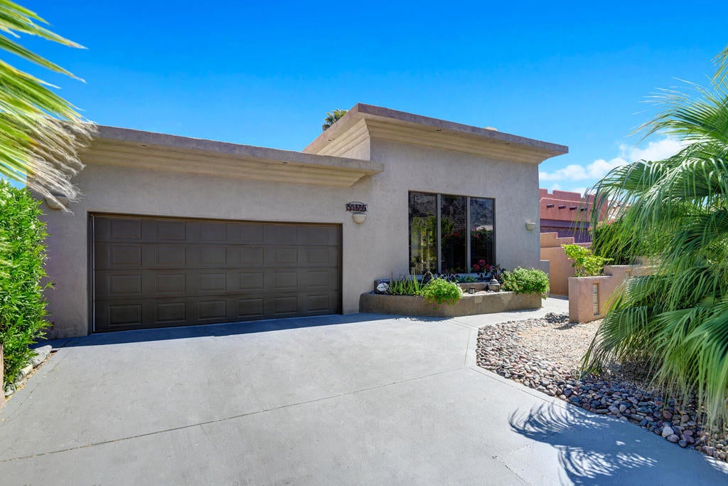 53660 Avenida Juarez