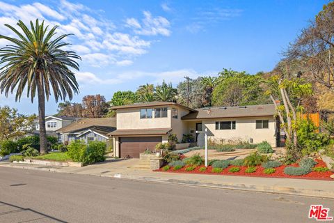 Photo of 707 Jacon Way, Pacific Palisades, CA 90272 (MLS # 25610649) Photo of 707 Jacon Way, Pacific Palisades, CA 90272 (MLS # 25610649)