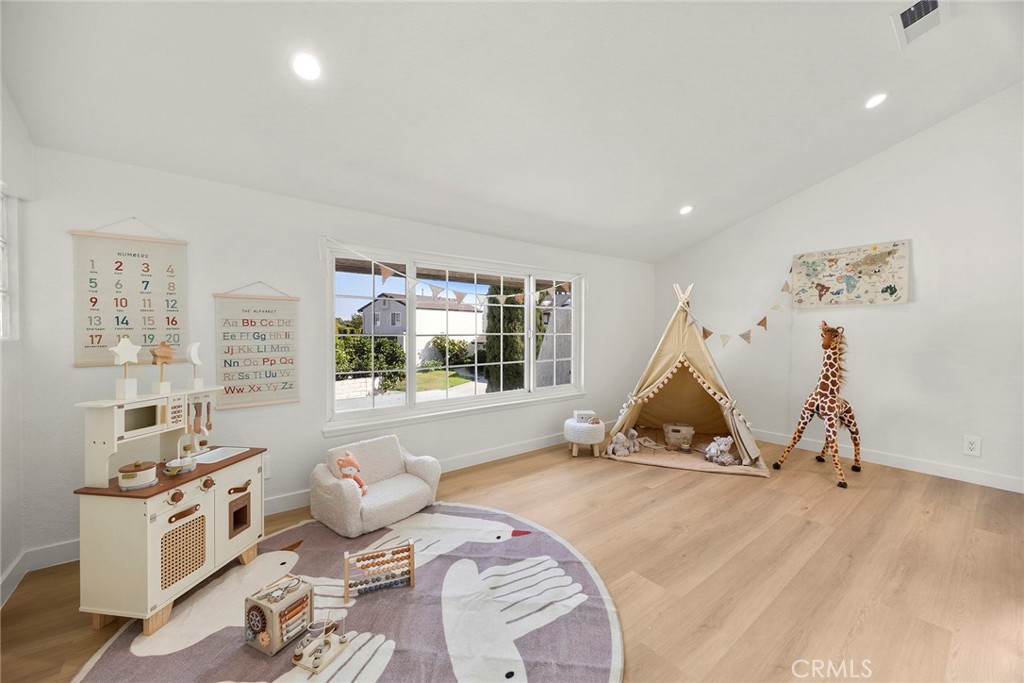 Anaheim Shores (ANSH) - Residential