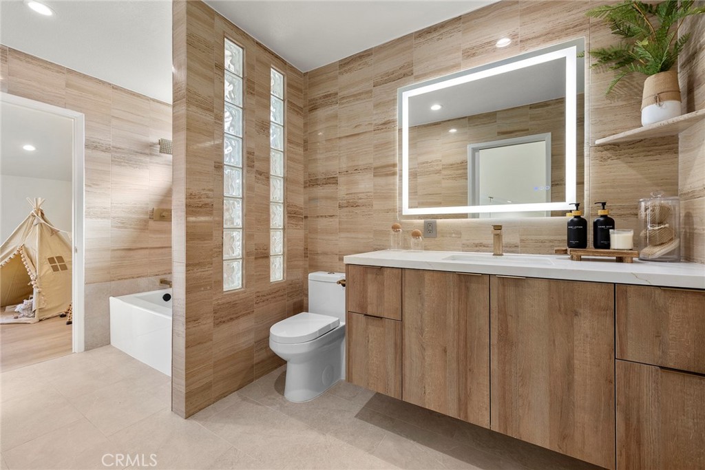 Anaheim Shores (ANSH) - Residential