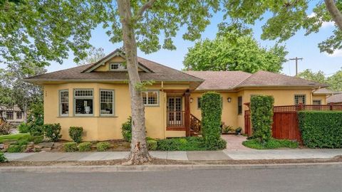 Photo of 196 S 14th Street, San Jose, CA 95112 (MLS # ML82041877)