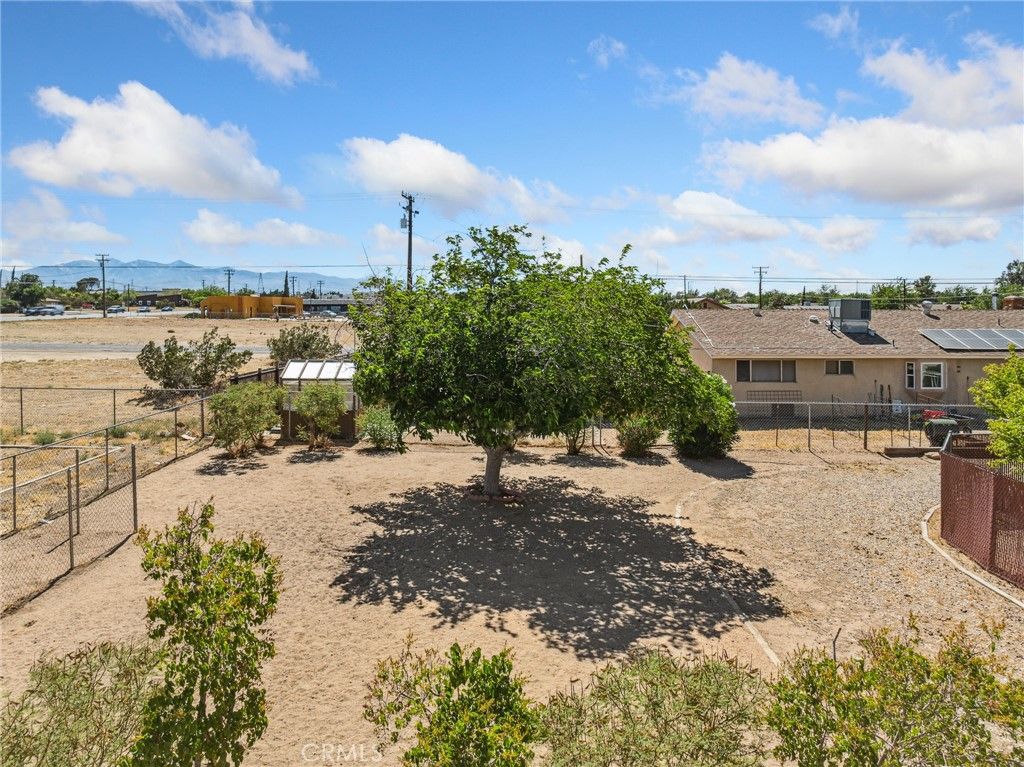 Photo of 14719 Juniper Street, Hesperia, CA 92345 (MLS # HD25242765)