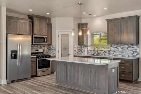 Photo of 585 Valley View Dr, Paradise, CA 95969 (MLS # SN26057312)