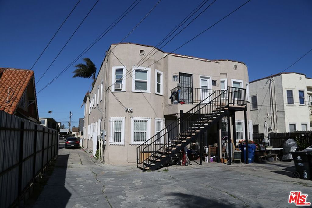 1406 2nd Avenue
