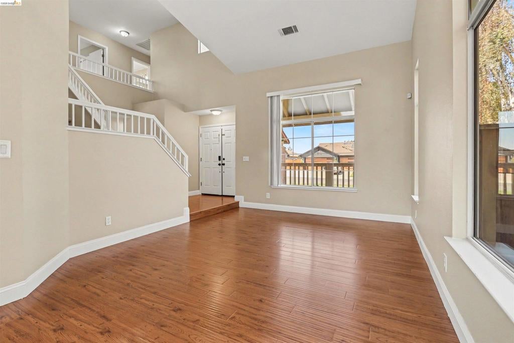 4674 La Vista Dr