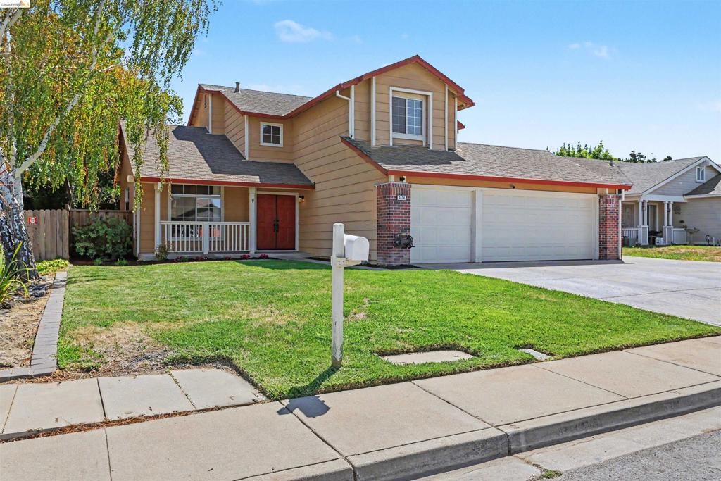 4674 La Vista Dr