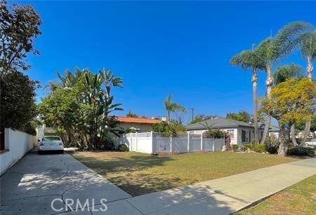 Photo of 1451 Roycroft Avenue #1, Long Beach, CA 90804 (MLS # AR26089099)